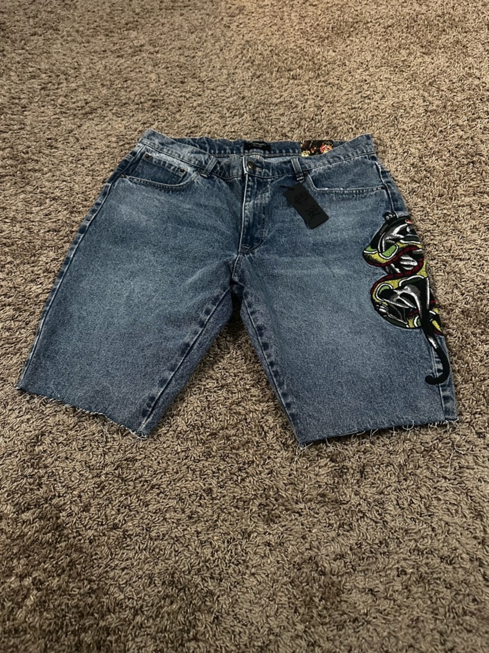 Ed Hardy Don Ed Embroidered Snake/Panther Slim Fit Denim Jean Shorts Mens 36